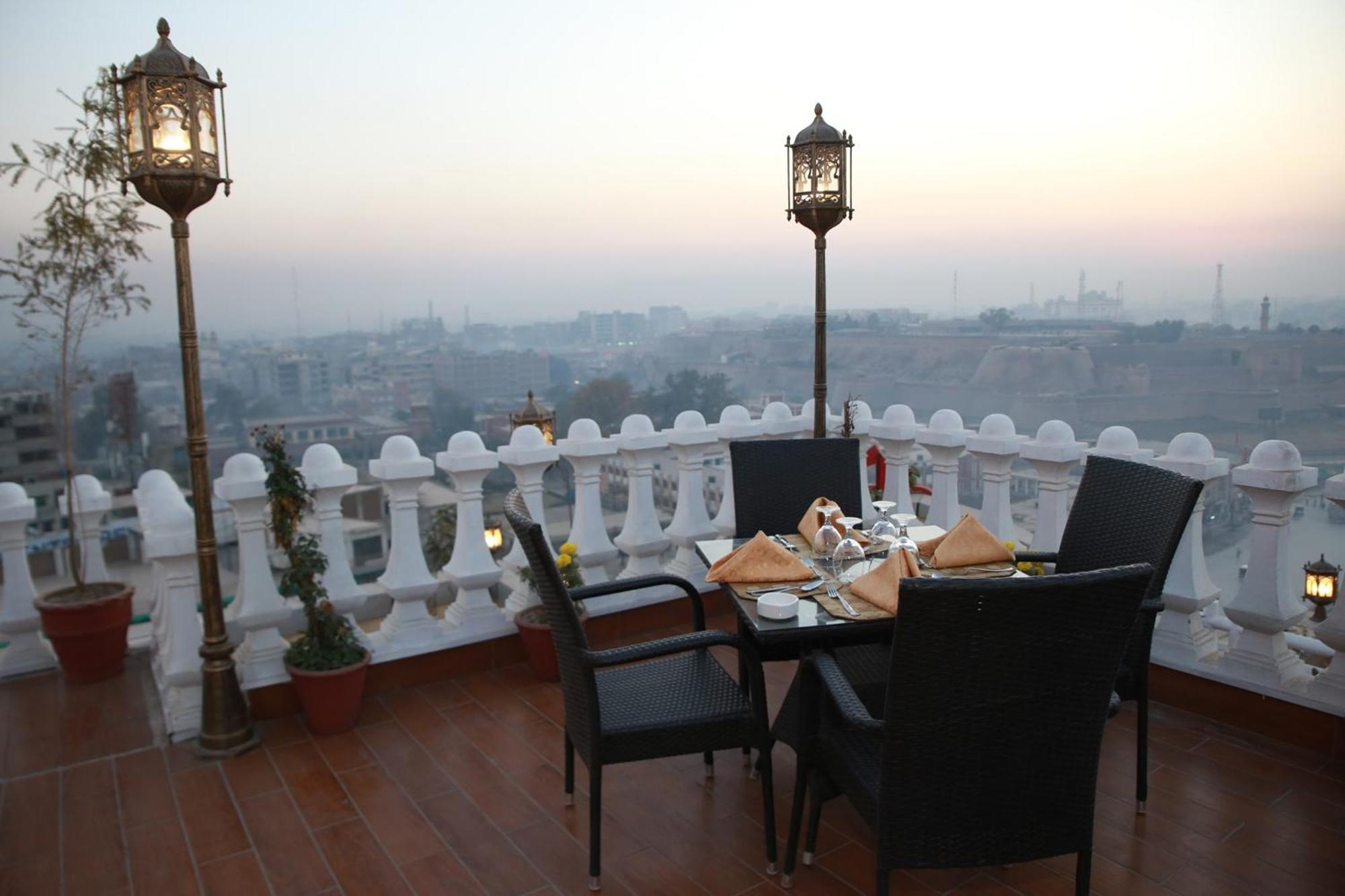 Fort Continental Hotel 페샤와르 외부 사진