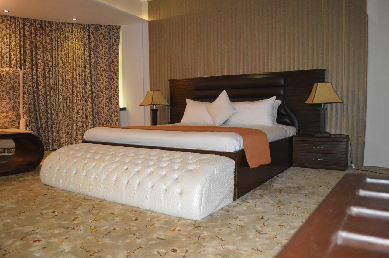 Fort Continental Hotel 페샤와르 객실 사진
